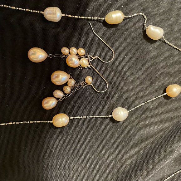 Pearl station necklace with earrings - Picture 3 of 3